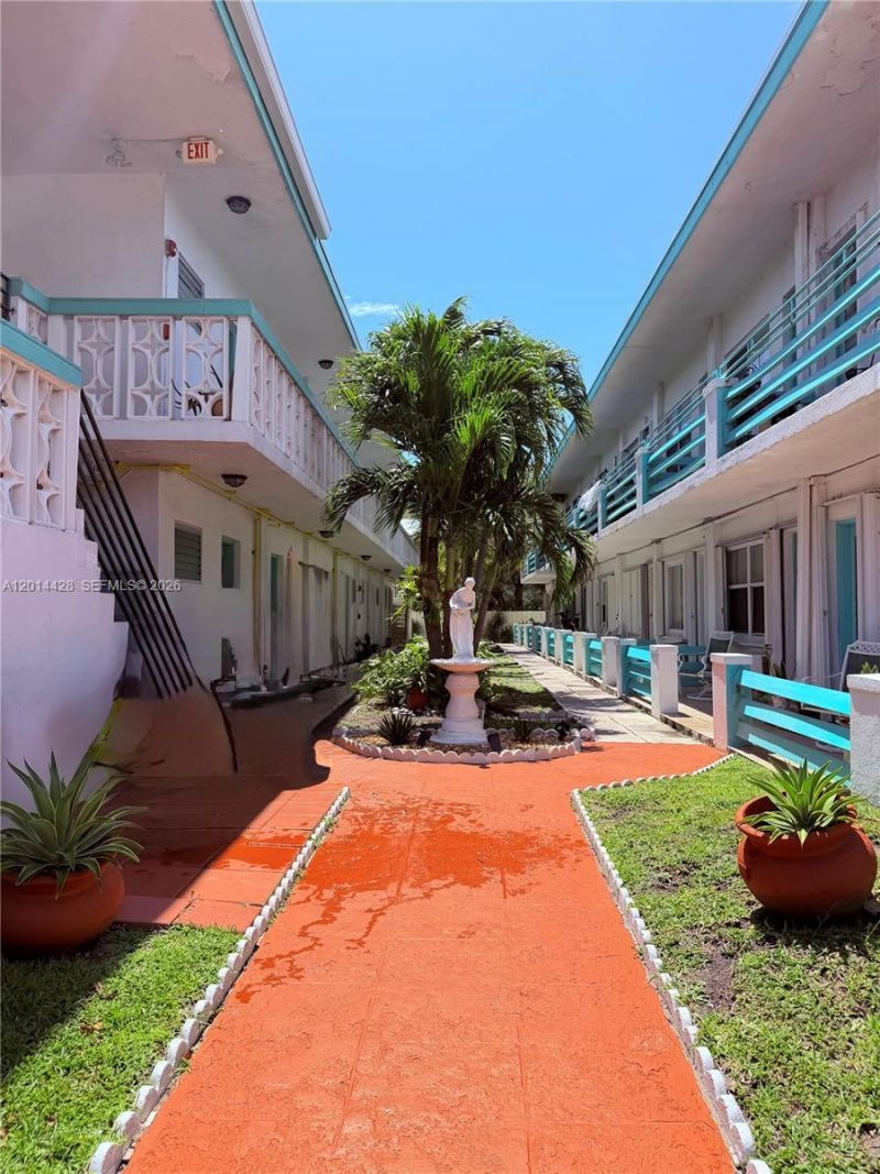 6490 Collins Ave , Unit 14, Miami Beach, FL 33141 Photo