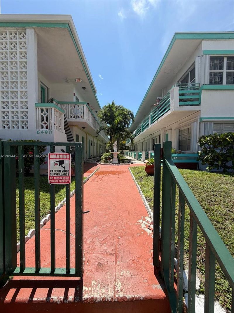 6490 Collins Ave , Unit 14, Miami Beach, FL 33141 Photo