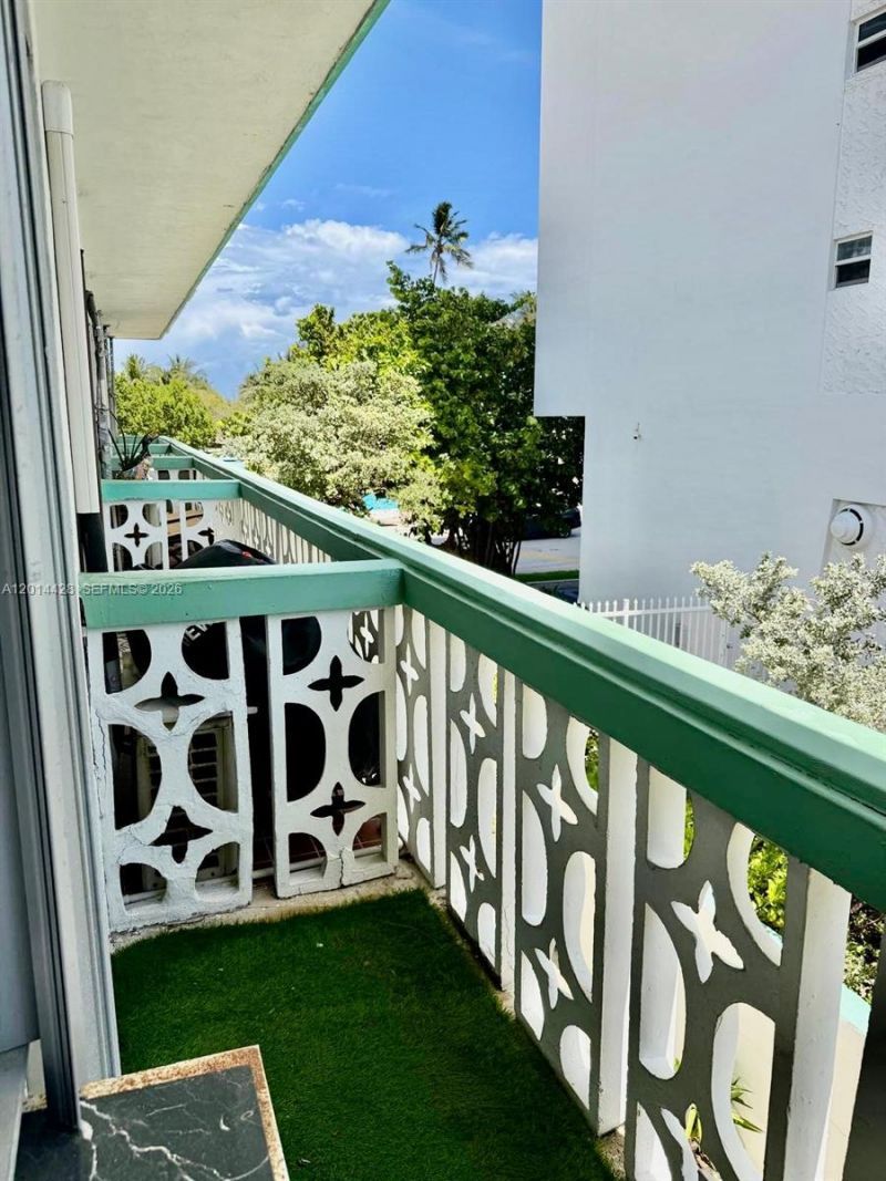 6490 Collins Ave , Unit 14, Miami Beach, FL 33141 Photo