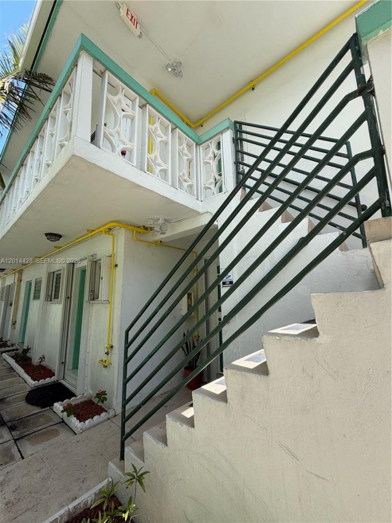 6490 Collins Ave , Unit 14, Miami Beach, FL 33141 Photo