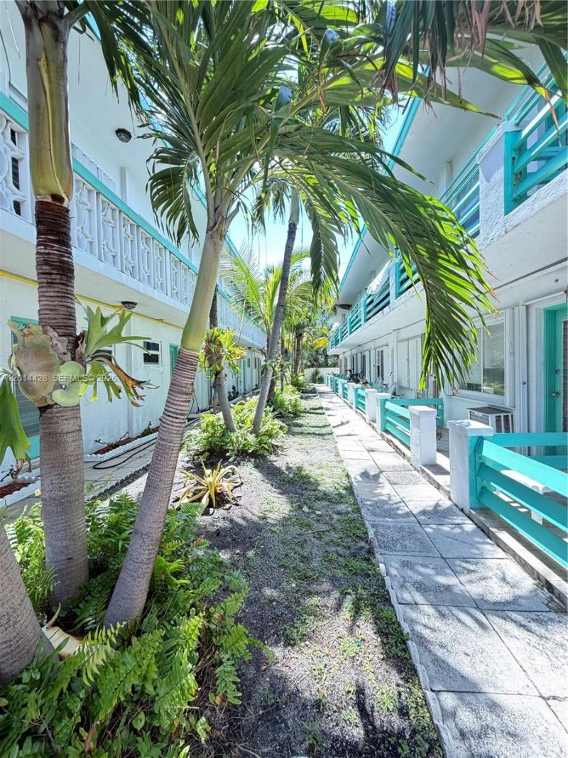 6490 Collins Ave , Unit 14, Miami Beach, FL 33141 Photo
