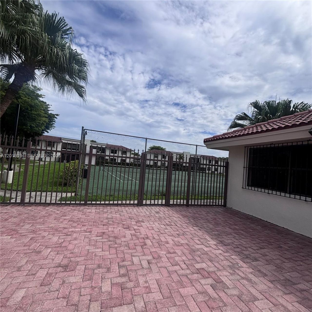 Please Call For Address, Unit 23-17, Miami, FL 33172 Photo