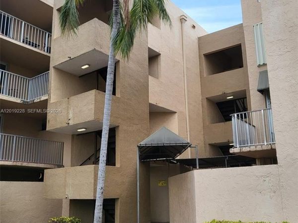 10801 SW 109th Ct, Unit D305, Miami, FL 33176