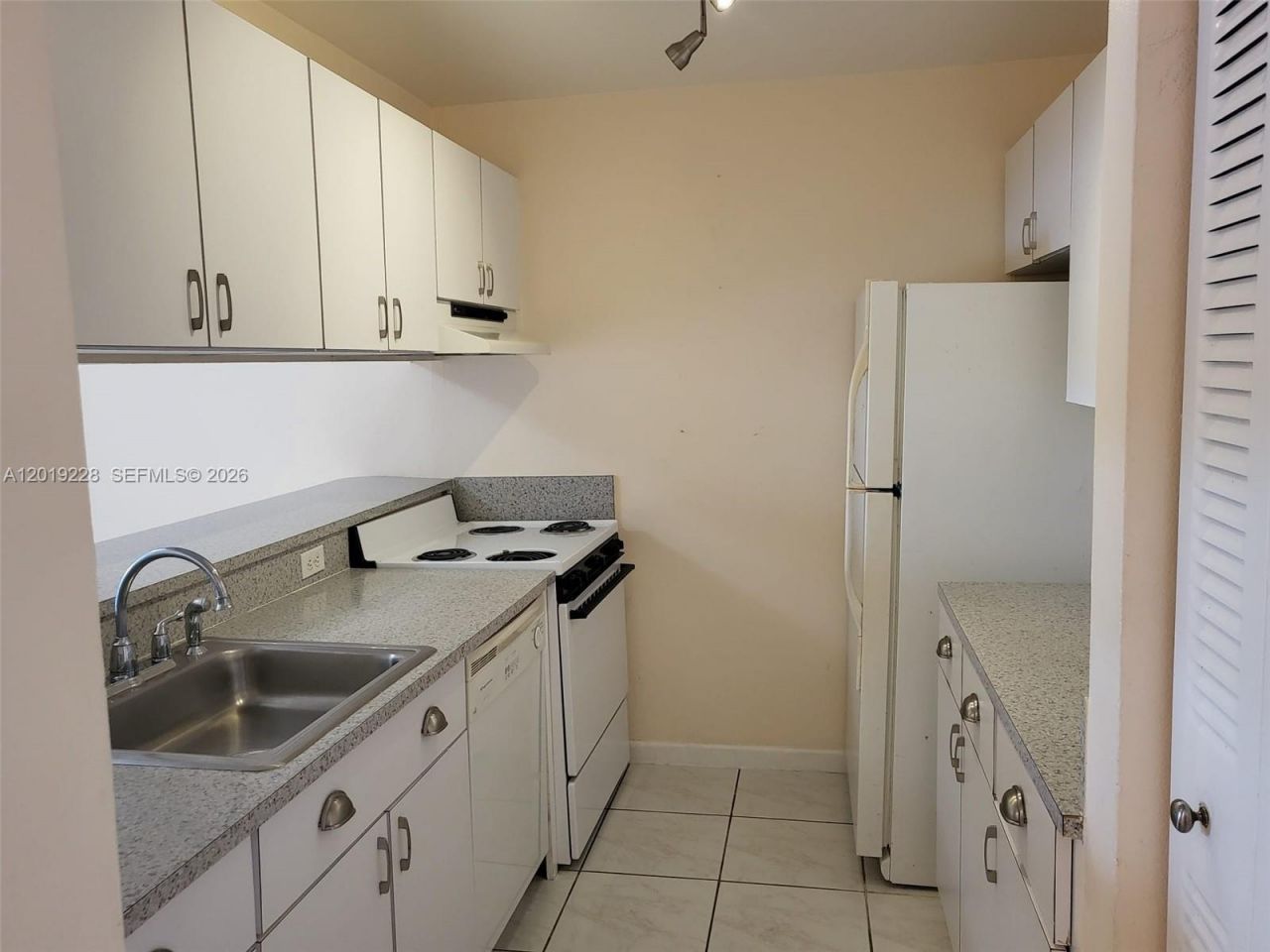 10801 SW 109th Ct, Unit D305, Miami, FL 33176 Photo