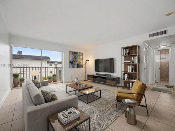 7256 SW 94th Pl, Unit A8, Miami, FL 33173