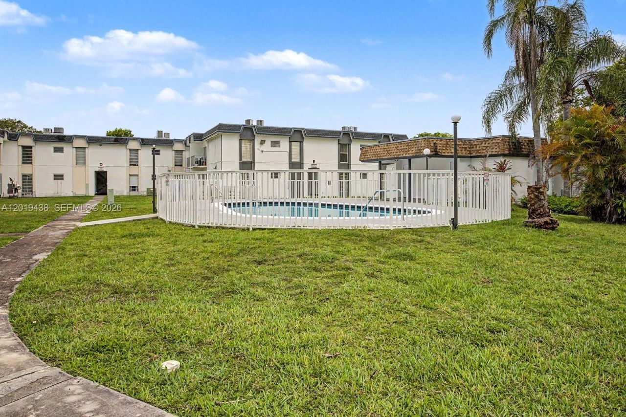 7256 SW 94th Pl, Unit A8, Miami, FL 33173 Photo