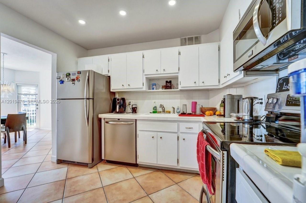 1965 S Ocean Dr , Unit 4G, Hallandale Beach, FL 33009 Photo