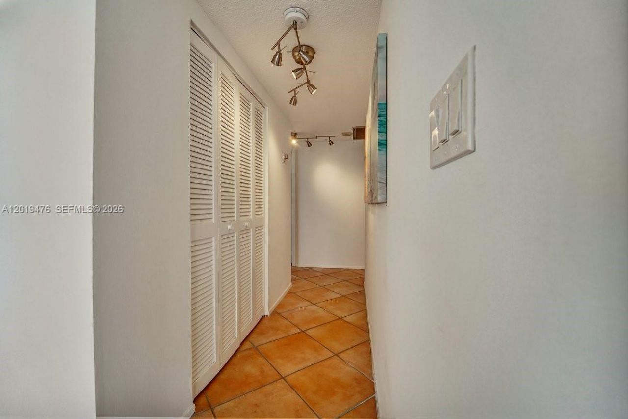1965 S Ocean Dr , Unit 4G, Hallandale Beach, FL 33009 Photo