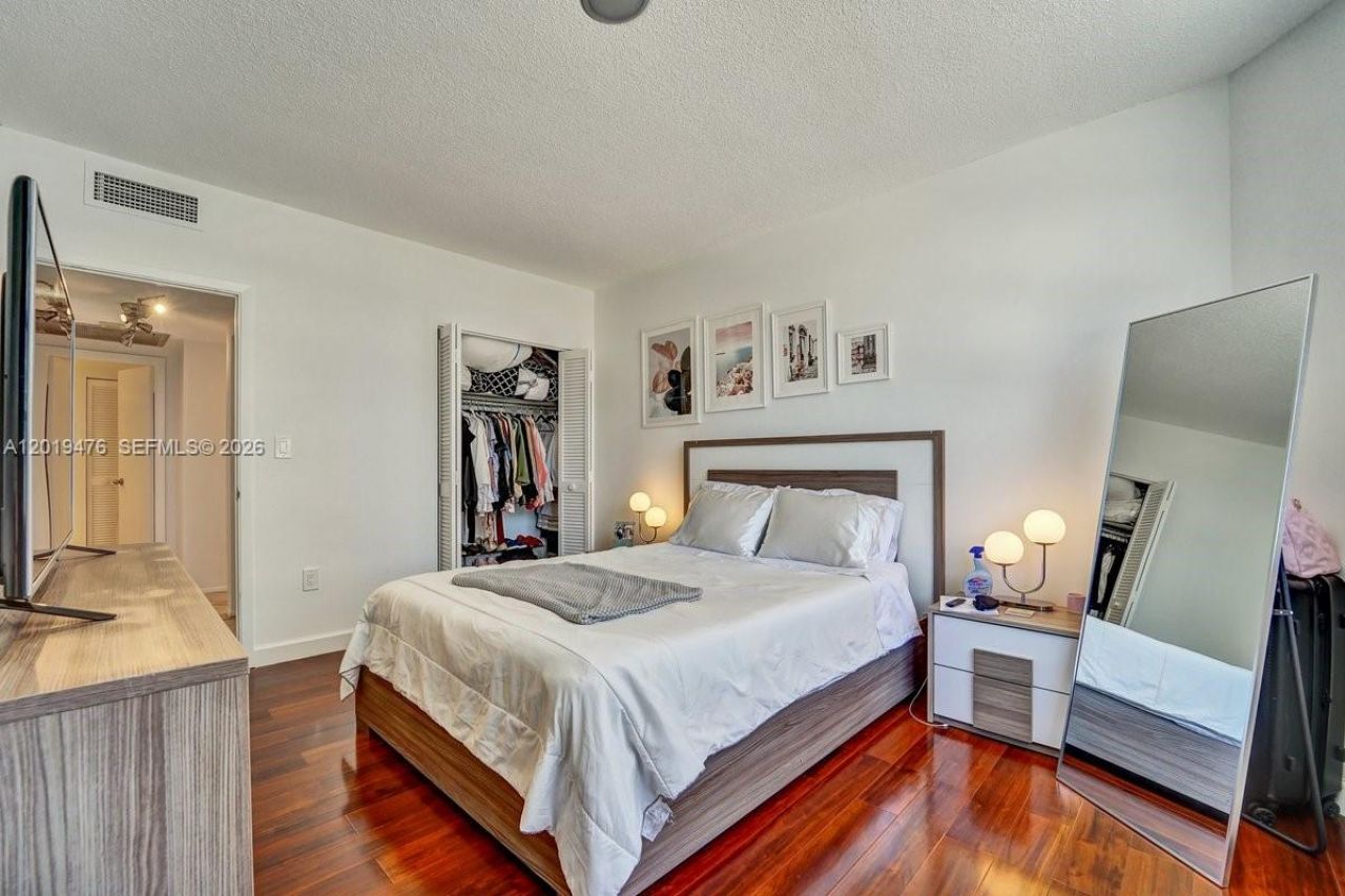 1965 S Ocean Dr , Unit 4G, Hallandale Beach, FL 33009 Photo
