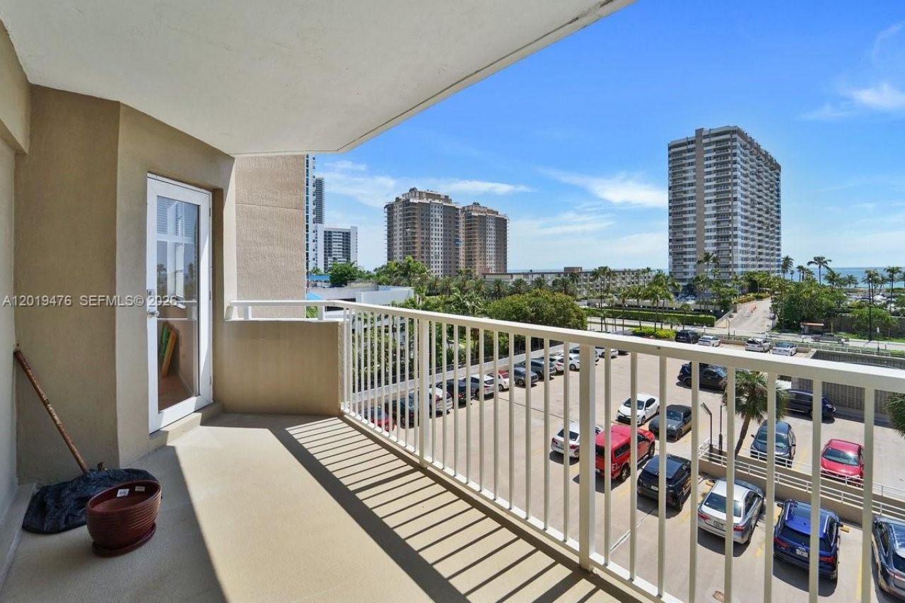 1965 S Ocean Dr , Unit 4G, Hallandale Beach, FL 33009 Photo
