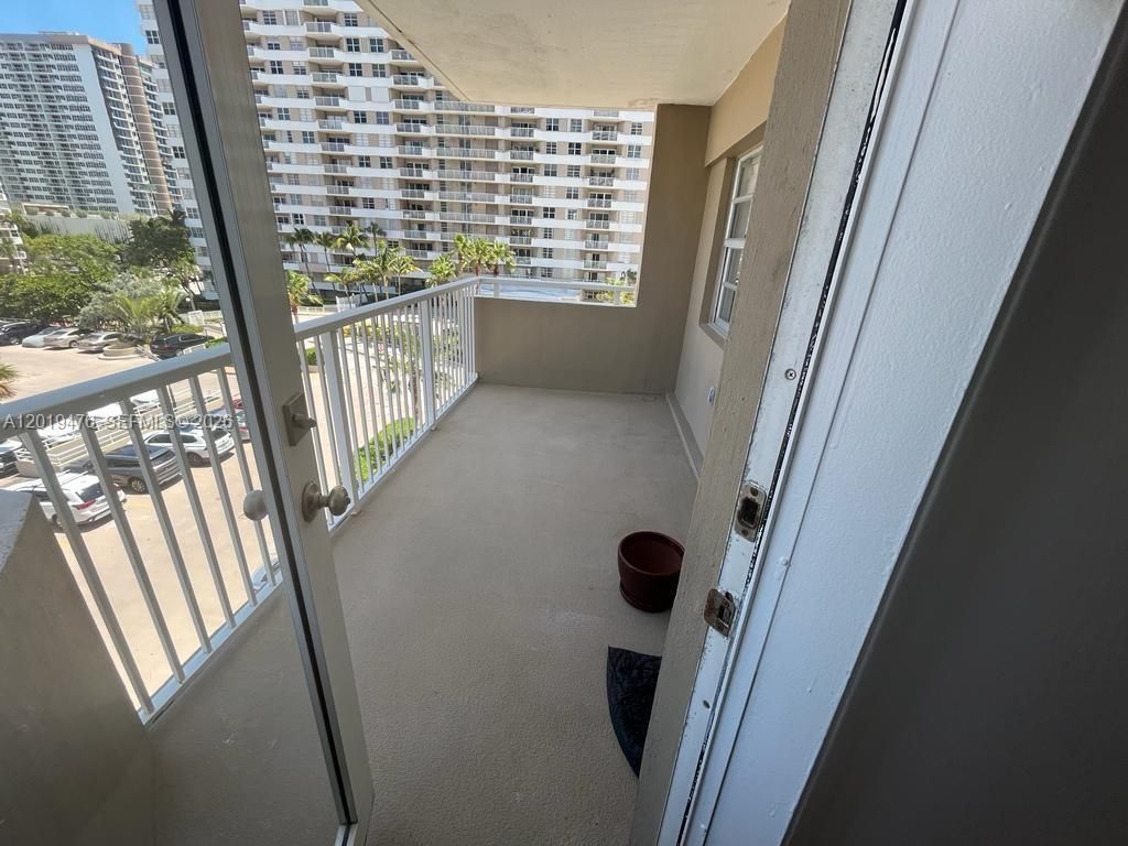 1965 S Ocean Dr , Unit 4G, Hallandale Beach, FL 33009 Photo