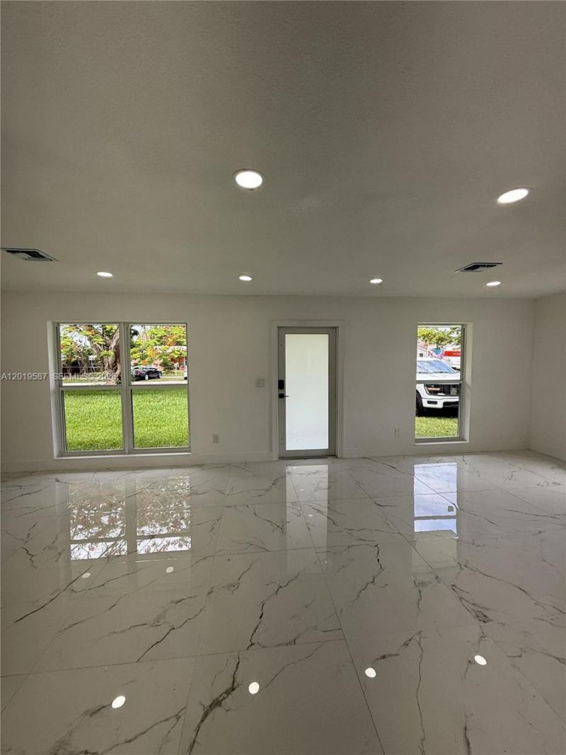 20211 NW 42nd Ave , Miami Gardens, FL 33055 Photo