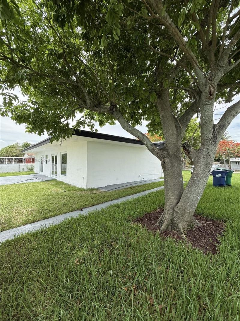 20211 NW 42nd Ave , Miami Gardens, FL 33055 Photo