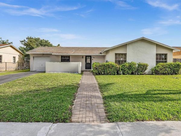 11061 SW 163rd St, Miami, FL 33157
