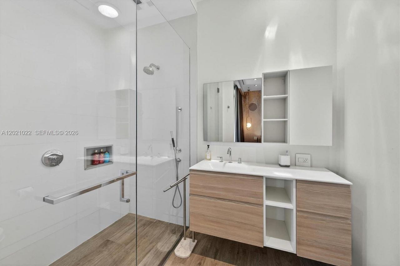 625 Curtiswood Dr, Key Biscayne, FL 33149 Photo