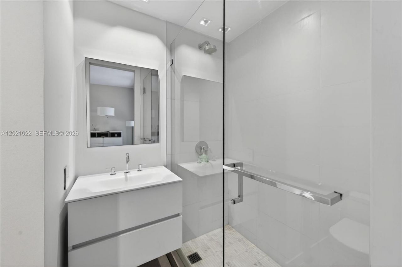 625 Curtiswood Dr, Key Biscayne, FL 33149 Photo