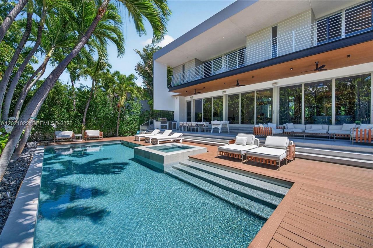 625 Curtiswood Dr, Key Biscayne, FL 33149 Photo