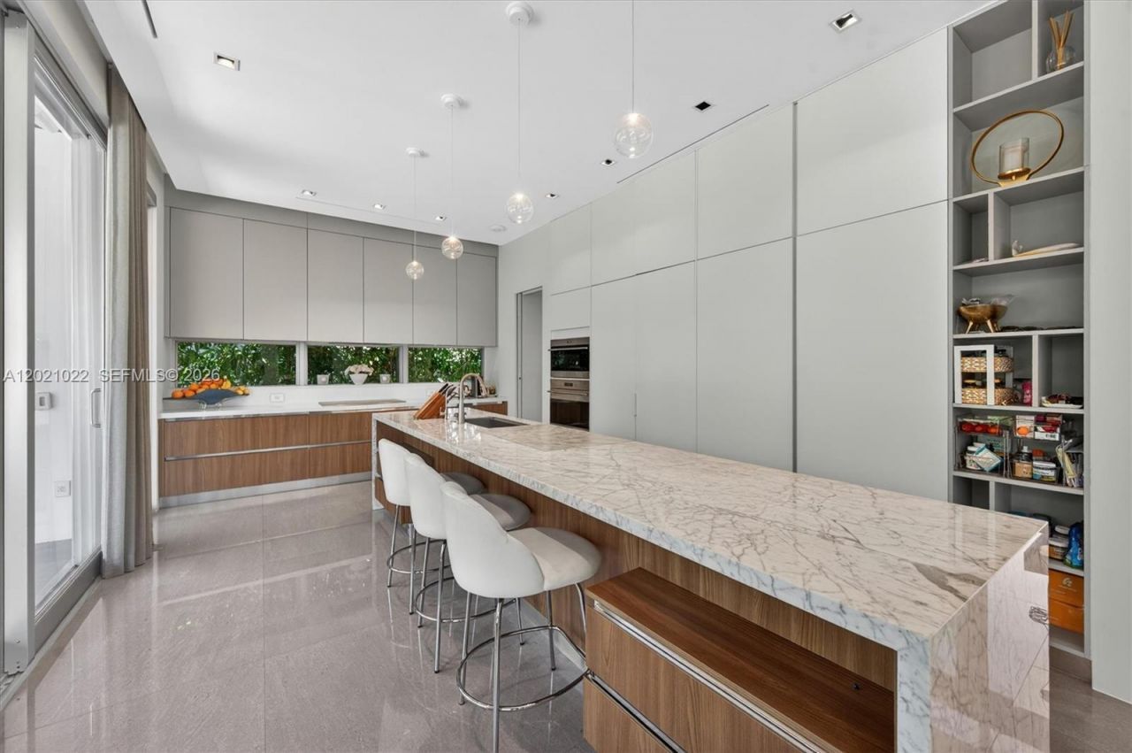 625 Curtiswood Dr, Key Biscayne, FL 33149 Photo