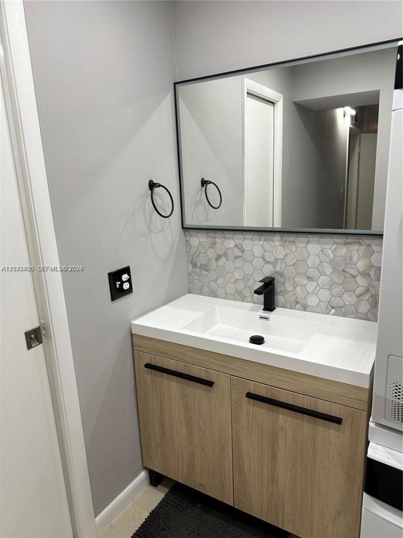 Please Call For Address, Unit 209, Miami, FL 33172 Photo