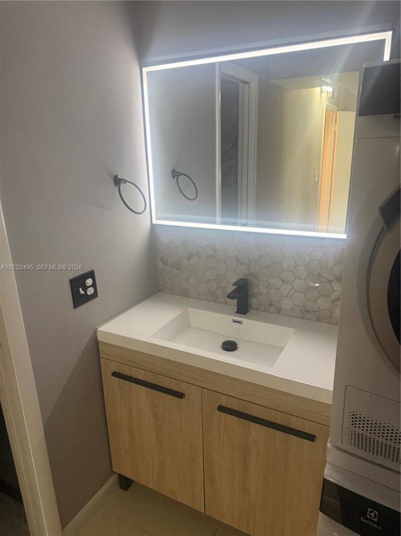 Please Call For Address, Unit 209, Miami, FL 33172 Photo