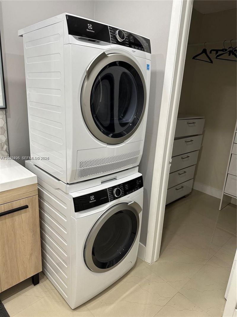 Please Call For Address, Unit 209, Miami, FL 33172 Photo