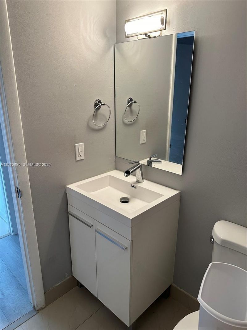 Please Call For Address, Unit 209, Miami, FL 33172 Photo