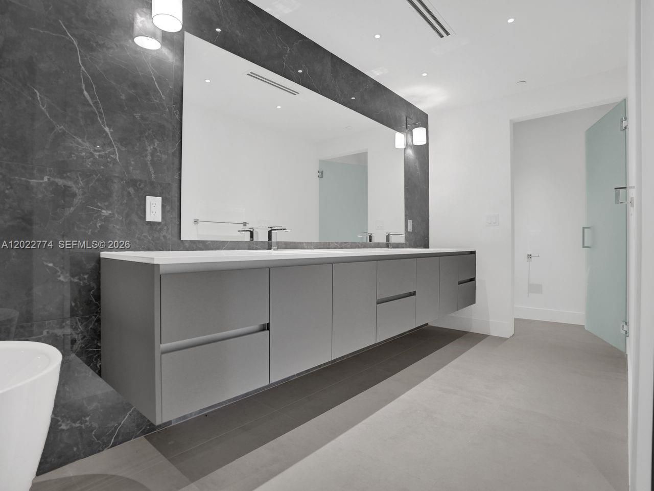 407 N Riverside, Unit 402, Pompano Beach, FL 33062 Photo