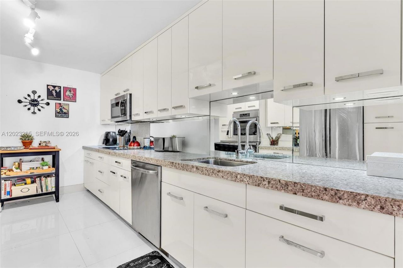 2500 Parkview Dr , Unit 1514, Hallandale Beach, FL 33009 Photo