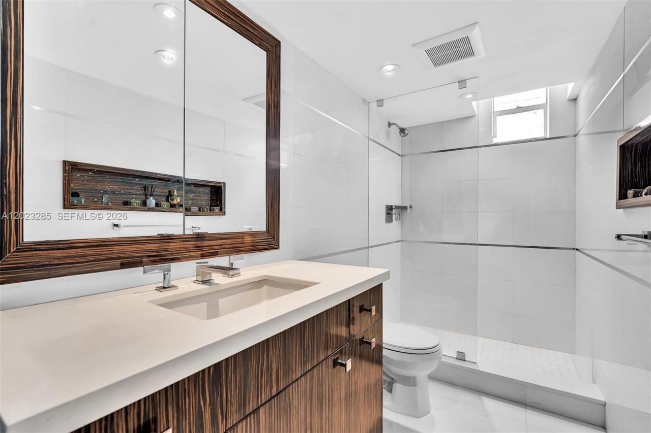 2500 Parkview Dr , Unit 1514, Hallandale Beach, FL 33009 Photo