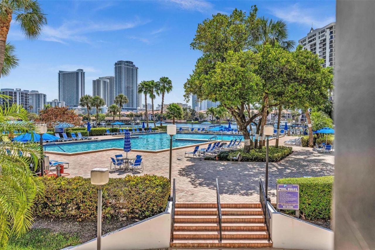 2500 Parkview Dr , Unit 1514, Hallandale Beach, FL 33009 Photo