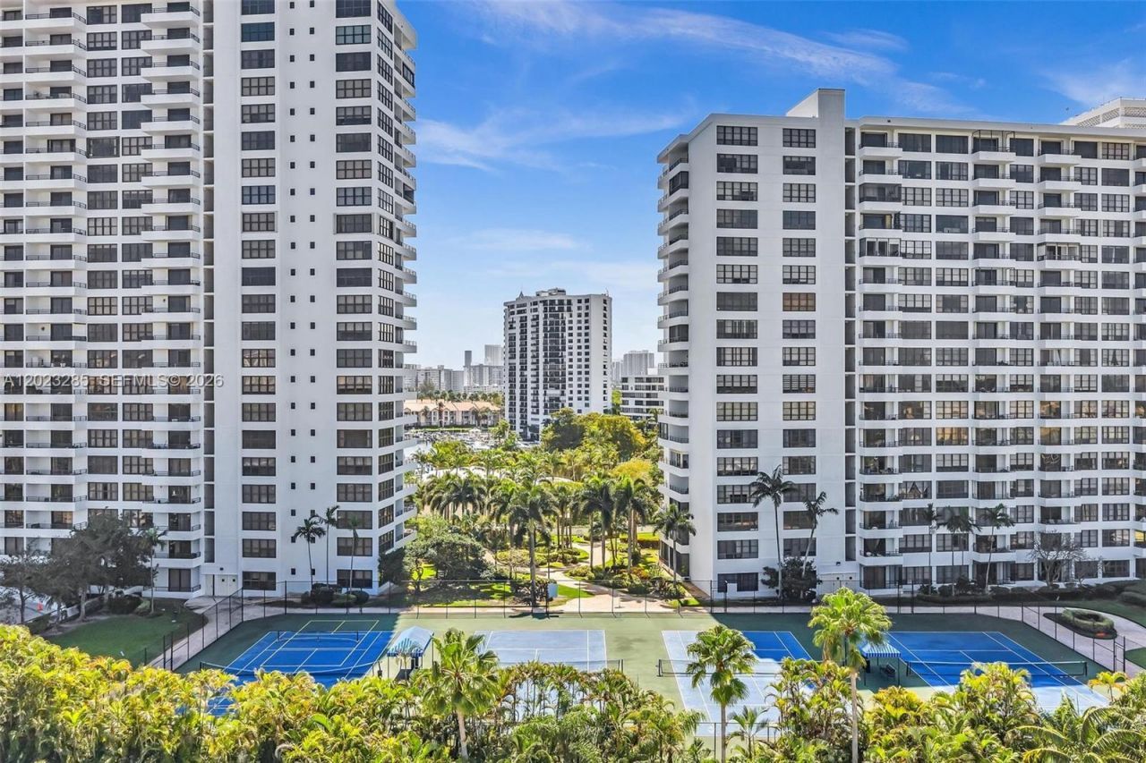 2500 Parkview Dr , Unit 1514, Hallandale Beach, FL 33009 Photo