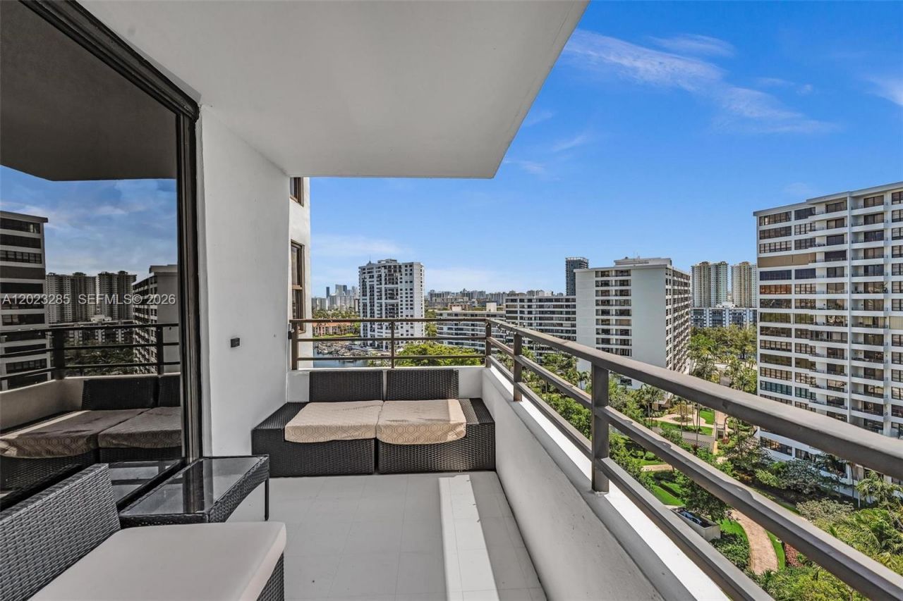 2500 Parkview Dr , Unit 1514, Hallandale Beach, FL 33009 Photo