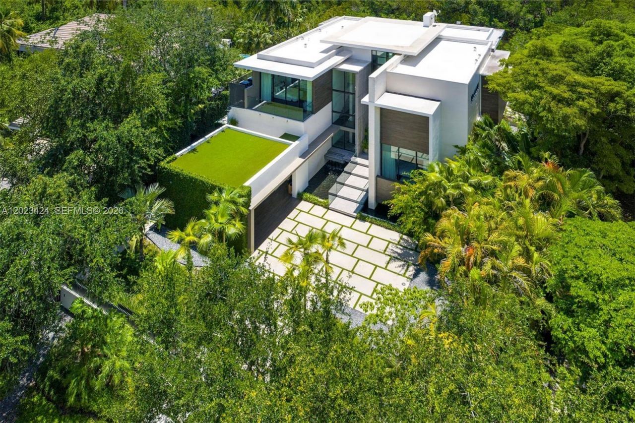 132 Paloma Dr , Coral Gables, FL 33143 Photo