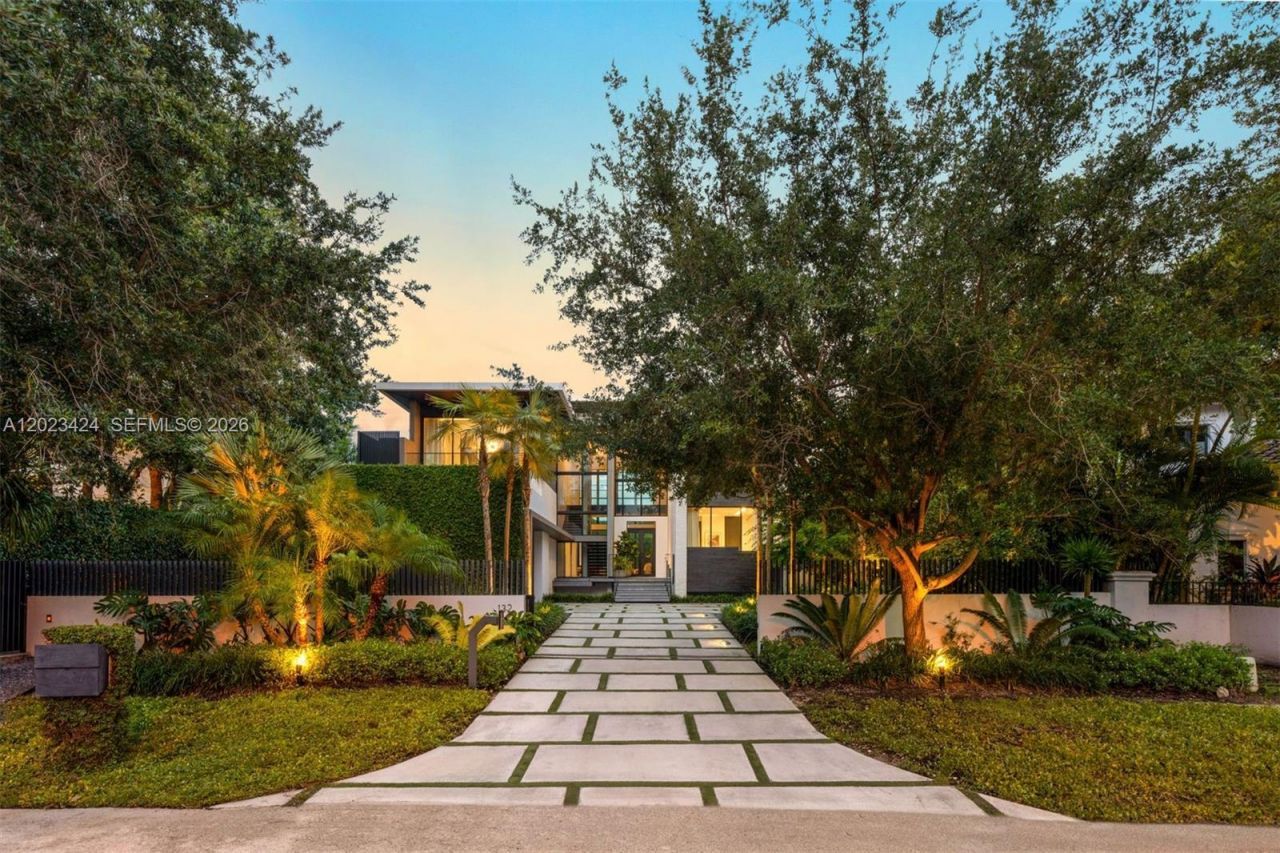 132 Paloma Dr , Coral Gables, FL 33143 Photo
