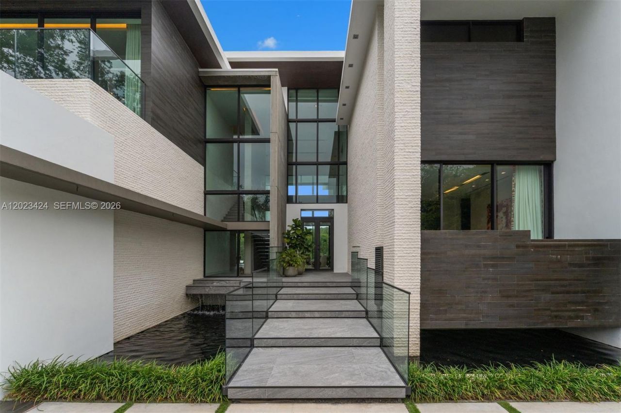 132 Paloma Dr , Coral Gables, FL 33143 Photo