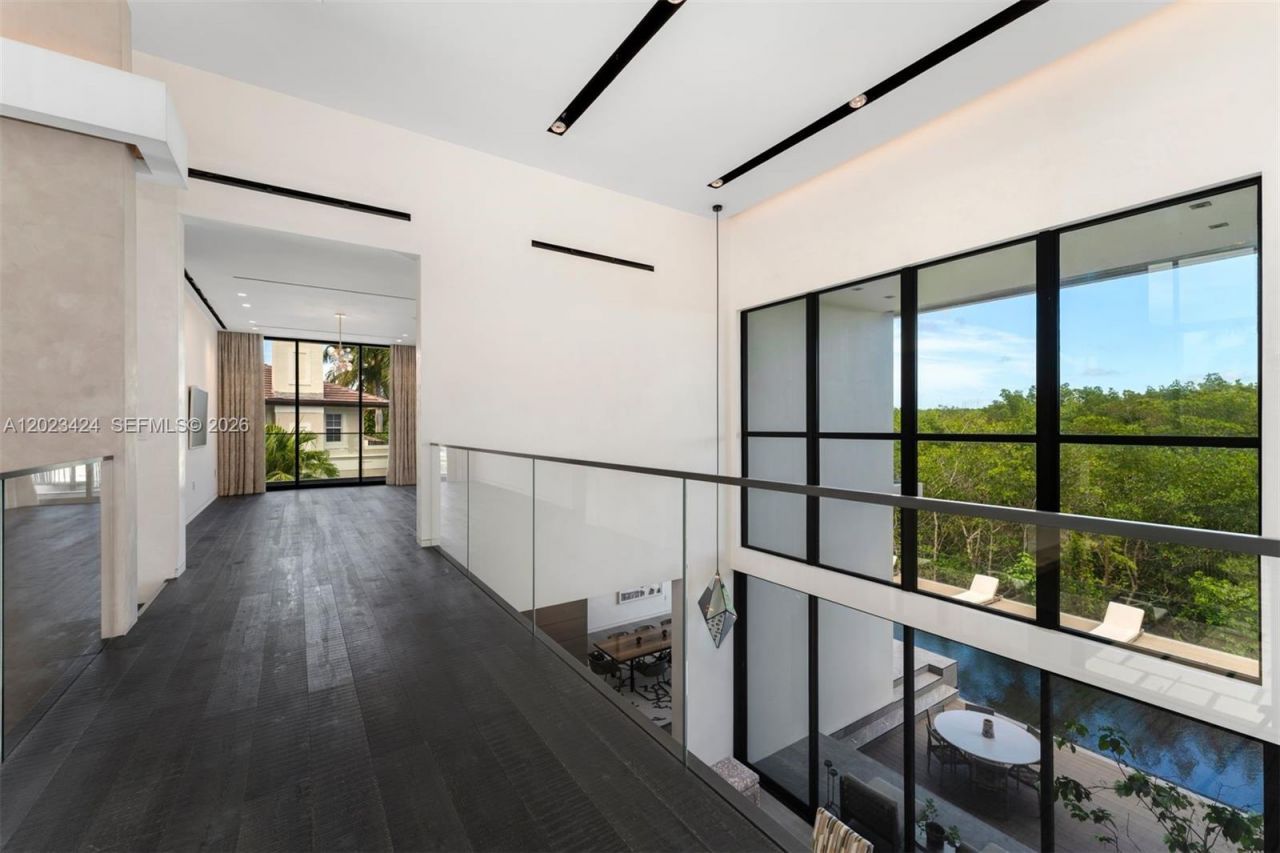 132 Paloma Dr , Coral Gables, FL 33143 Photo