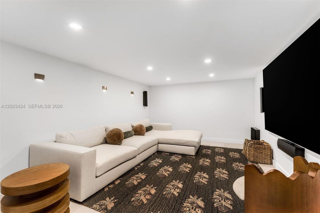 132 Paloma Dr , Coral Gables, FL 33143 Photo