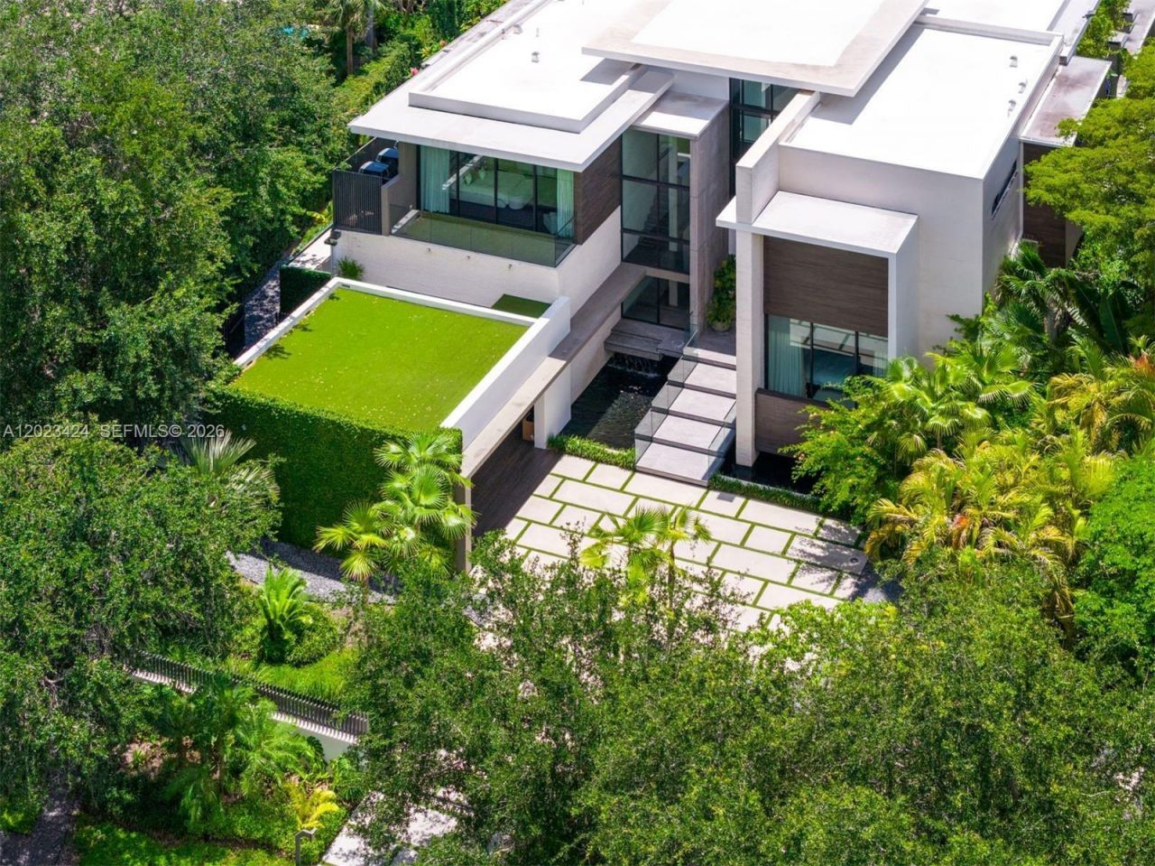 132 Paloma Dr , Coral Gables, FL 33143 Photo