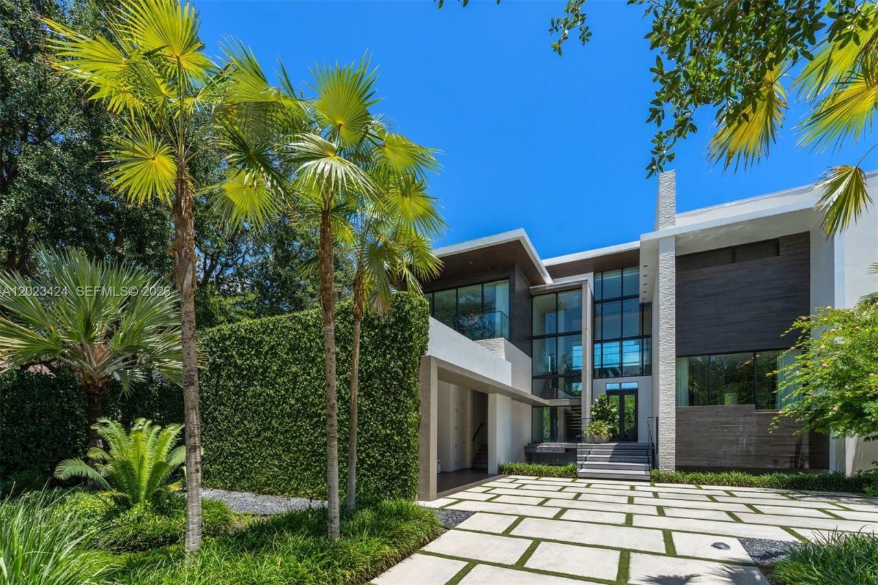 132 Paloma Dr , Coral Gables, FL 33143 Photo