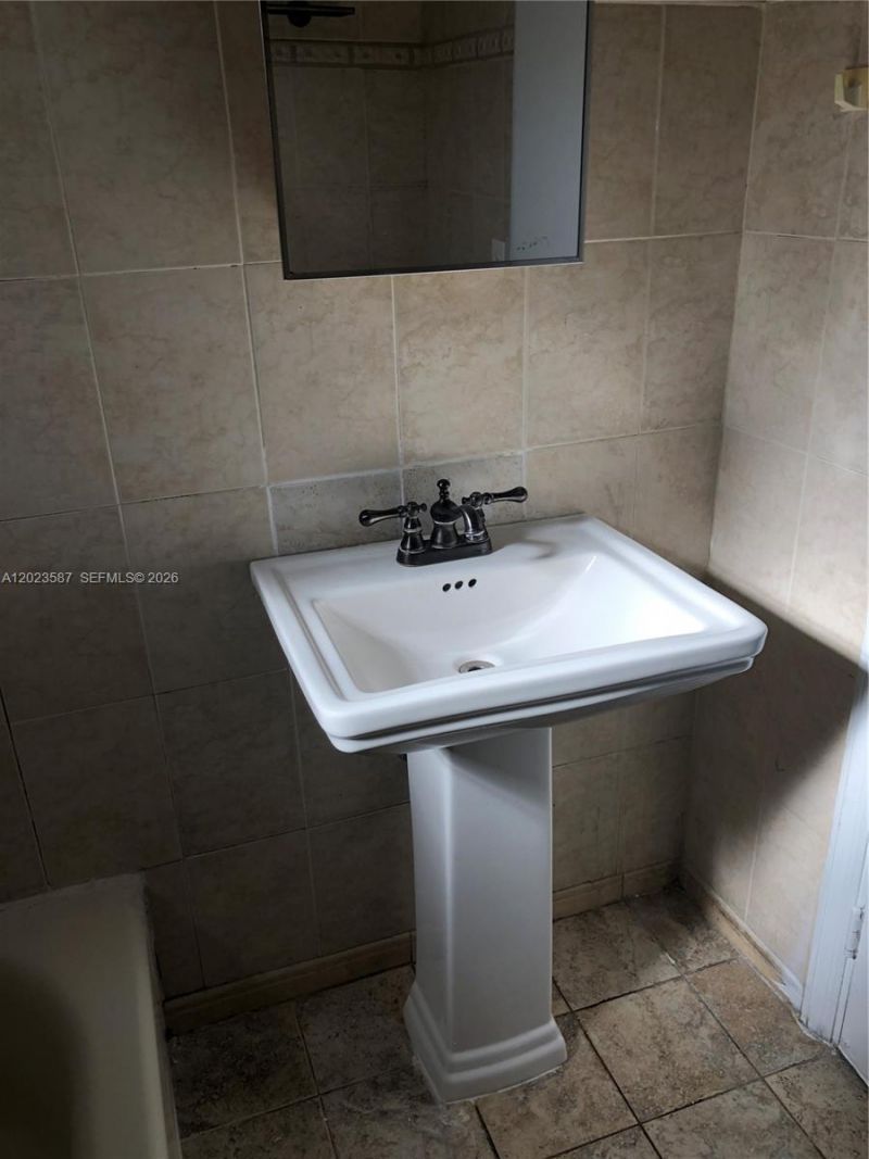 1020 SW 5th St , Unit 3, Miami, FL 33130 Photo