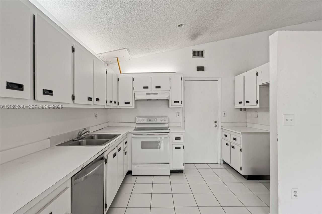 15332 SW 57th St, Miami, FL 33193 Photo