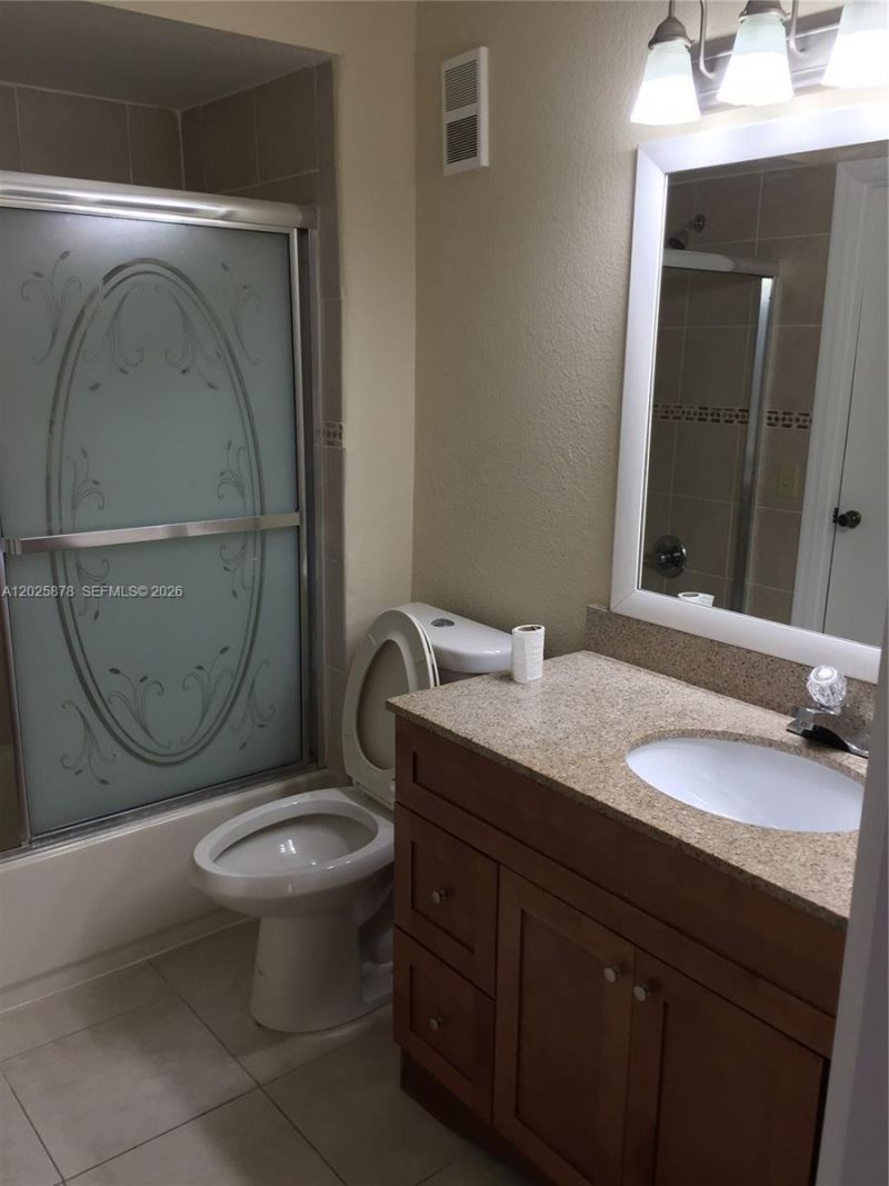 12870 Vista Isles Dr , Unit 517, Plantation, FL 33325 Photo