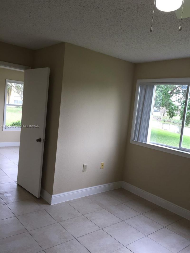 12870 Vista Isles Dr , Unit 517, Plantation, FL 33325 Photo