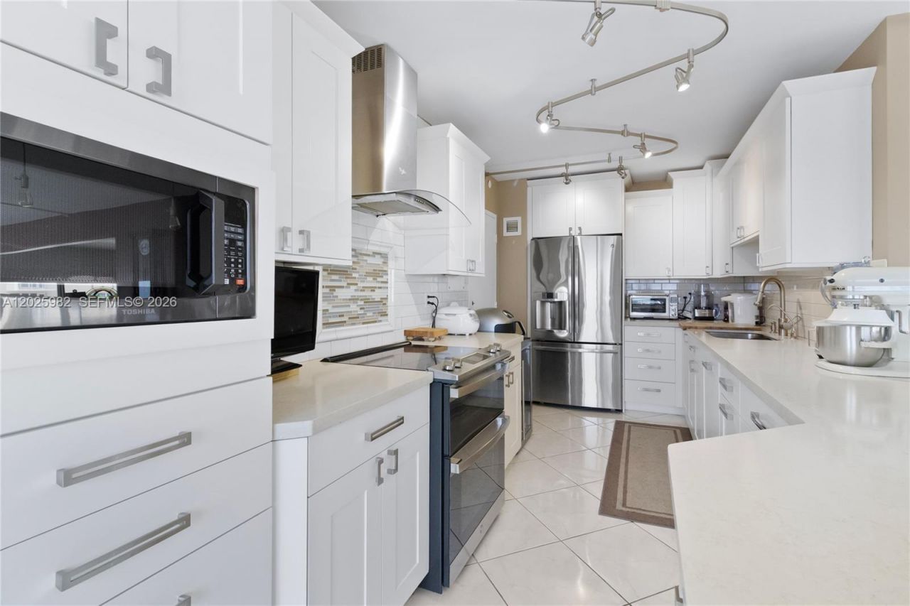 111 N Pompano Beach Blvd , Unit 909, Pompano Beach, FL 33062 Photo