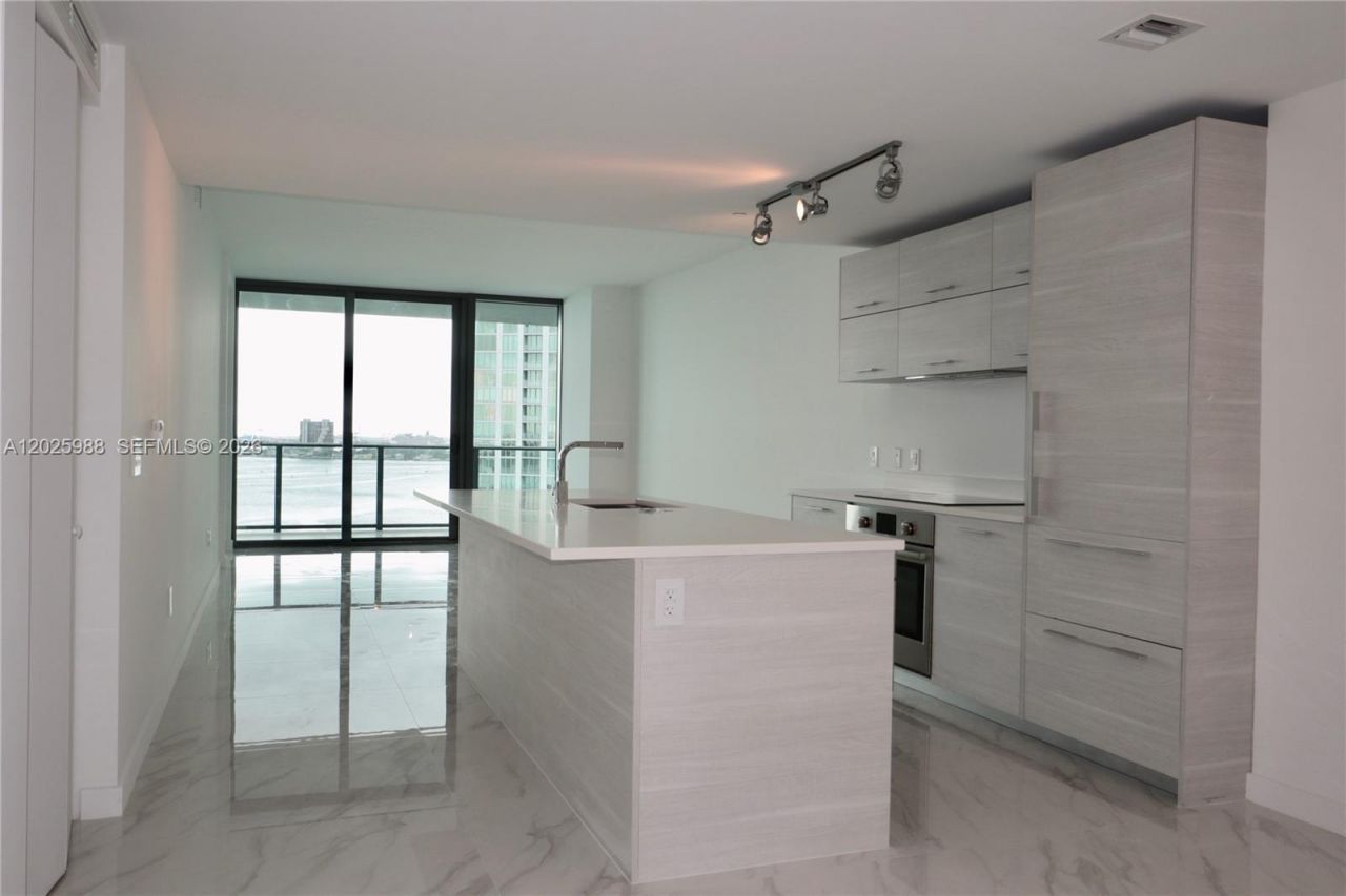 650 NE 32 , Unit 1605, Miami, FL 33137 Photo