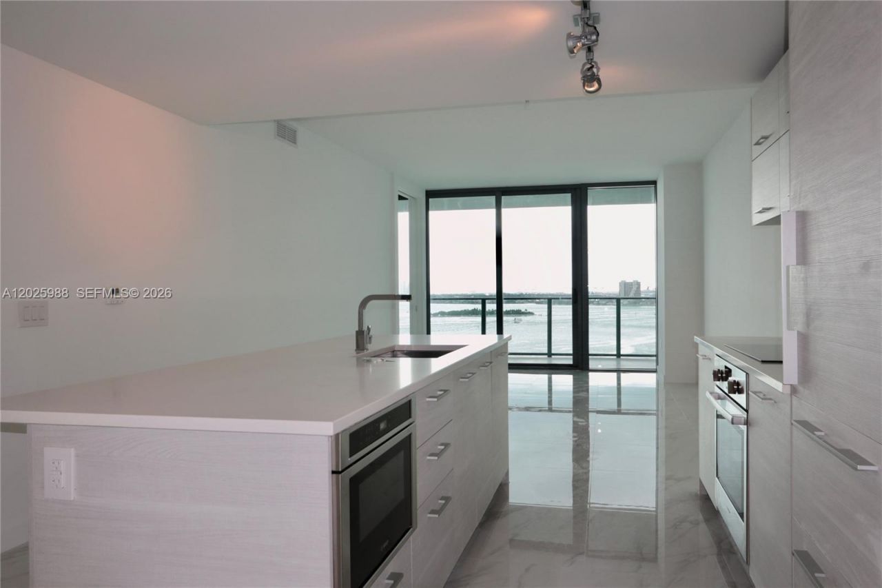 650 NE 32 , Unit 1605, Miami, FL 33137 Photo