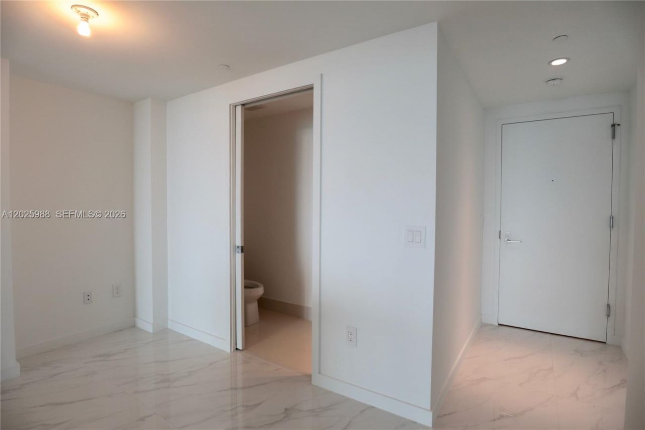 650 NE 32 , Unit 1605, Miami, FL 33137 Photo