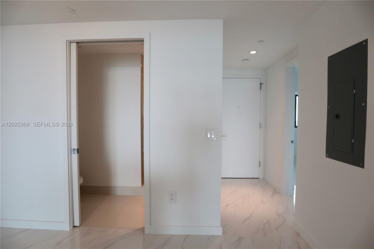 650 NE 32 , Unit 1605, Miami, FL 33137 Photo