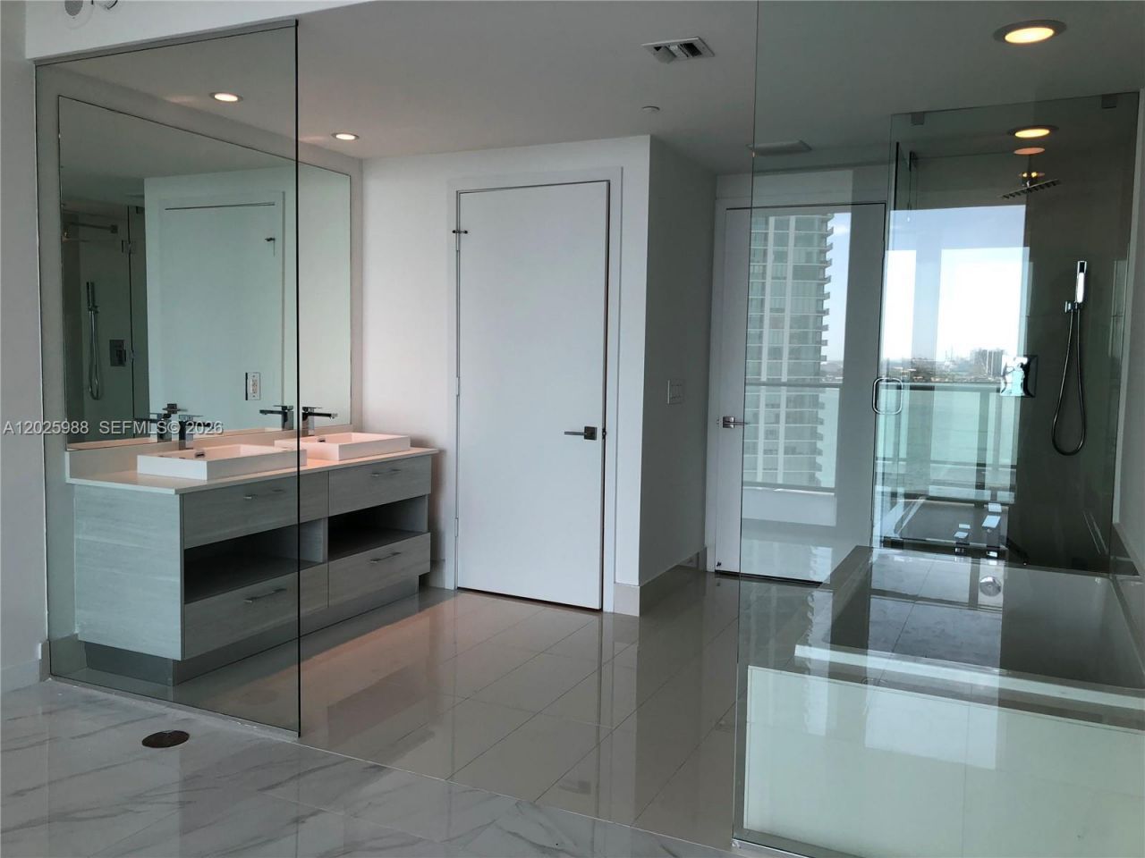 650 NE 32 , Unit 1605, Miami, FL 33137 Photo