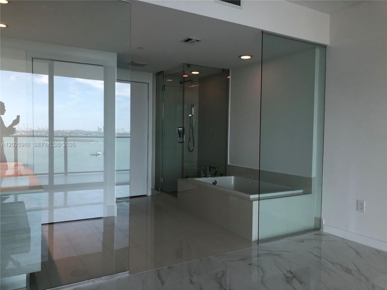 650 NE 32 , Unit 1605, Miami, FL 33137 Photo